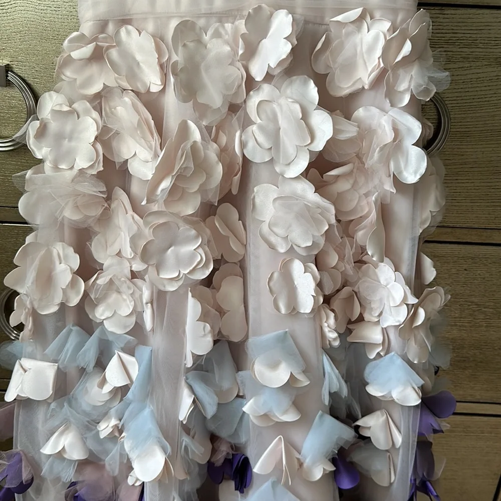 🛍️SALE🛍️ Designer 3D Petal Tulle Gown - Picture 6 of 8